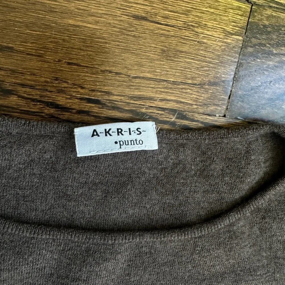 Alkris punto Gray Sweater with Blue Sleeves - Picture 3 of 3